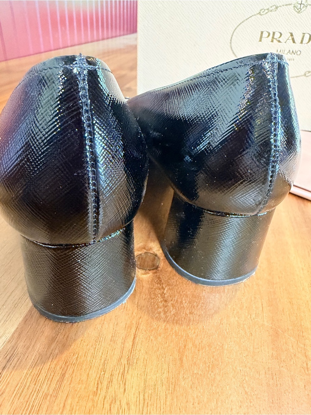 Authentic PRADA Milano 11278EF045 Vern Saffiano Nero Patent Block Heel Pumps 38 - Picture 4 of 15